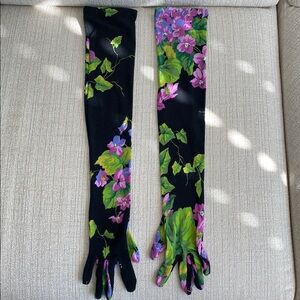 Never Worn Vintage Authentic Betsey Johnson Floral Ivy Black Women's Gloves
